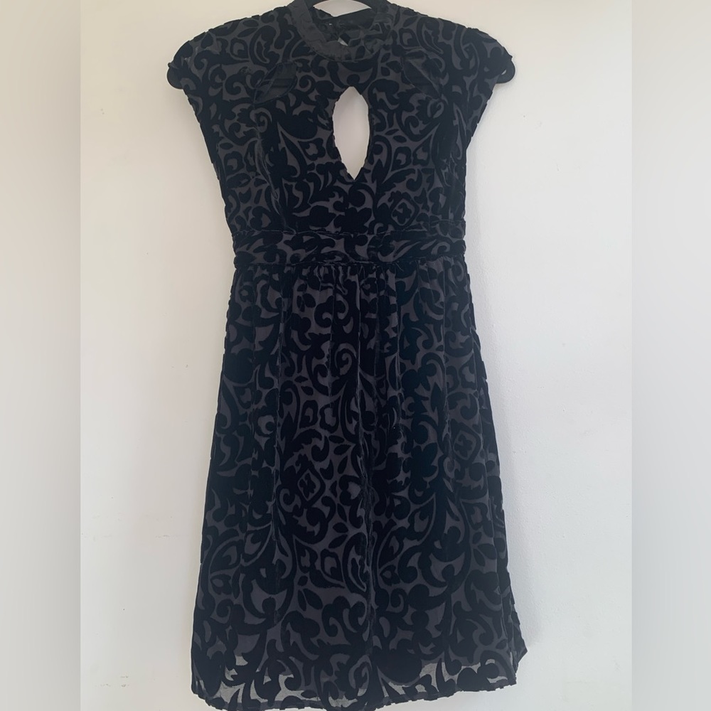 Lindsey Thornburg +free People Black burnout Velvet mini dress.Size 2 New